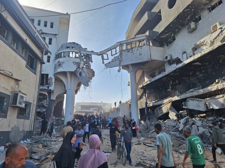 ⚫#MSF estamos horrorizados de la situación del hospital Al Shifa en #Gaza en ruinas tras una operación de 14 días por parte de las Fuerzas israelíes dentro de las instalaciones y en los alrededores.