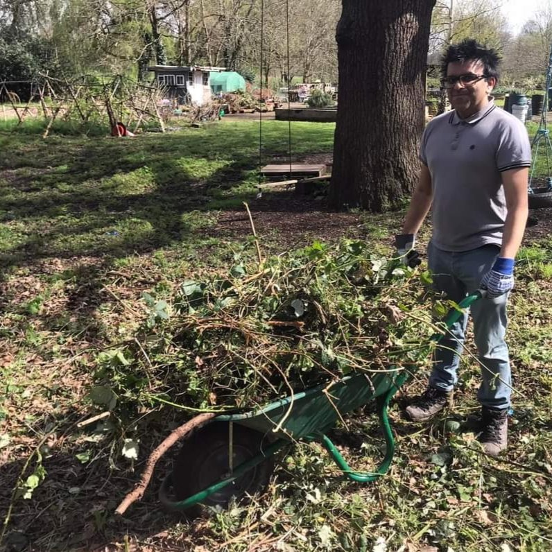 It was a honour to be asked to present Lesley with a gift from <a href="/FriendsOfArnos/">Friends of Arnos Park</a> in recognition of all she has done for the #park &amp; her diligence as Secretary to the committee. Lesley was so welcoming &amp; friendly when I started #volunteering with FoAP after the Covid lockdowns 💕