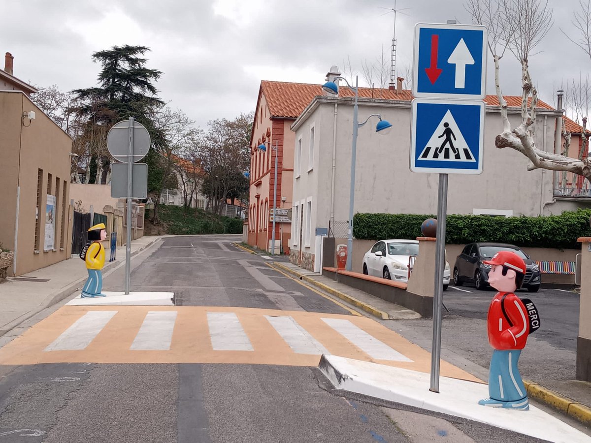 Saint Paul de Fenouillet 🇫🇷

El disseny, imprescindible per tal de baixar ↘️ la velocitat del motoritzat en els entorns escolars 

Velocitat  i seguretat viària no són bons aliats per preservar la salut i la seguretat viària. Els elements físics ajuden a moderar la velocitat