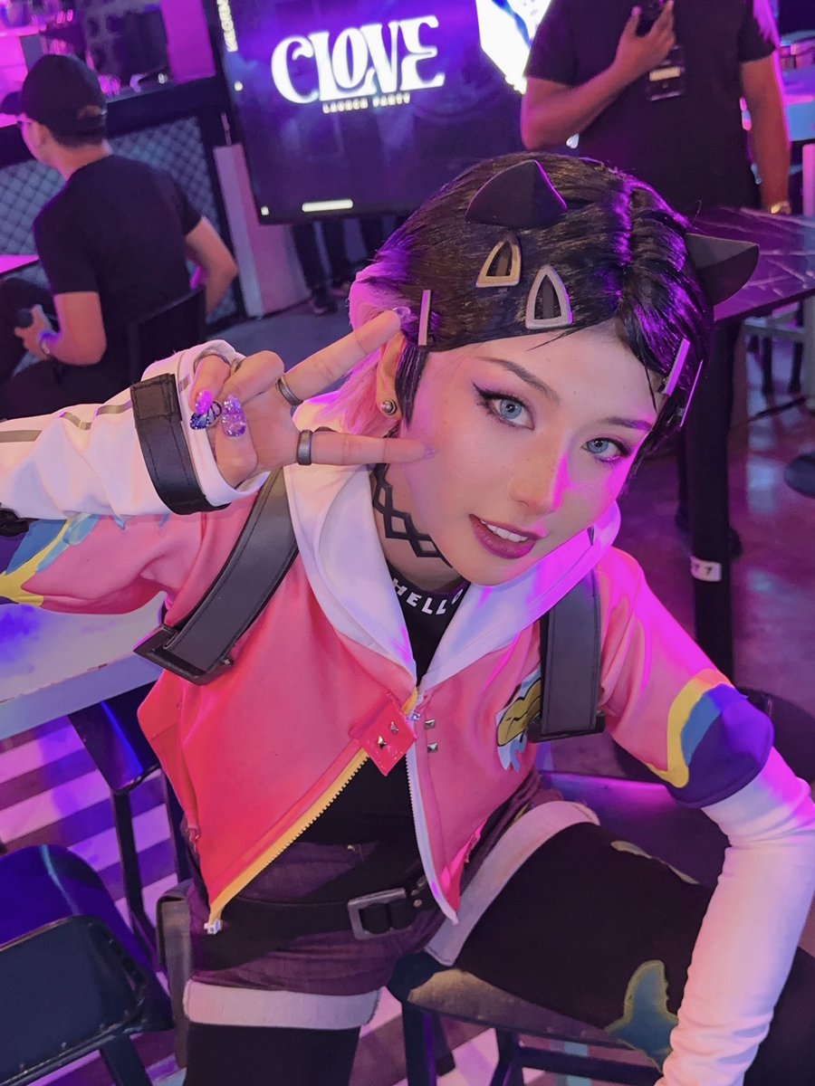 charechii's tweet photo. Alright, muckers!
Keep your eyes on me.

@riotgames @VALORANT PH’s Clove last night. https://t.co/e490knzBH1