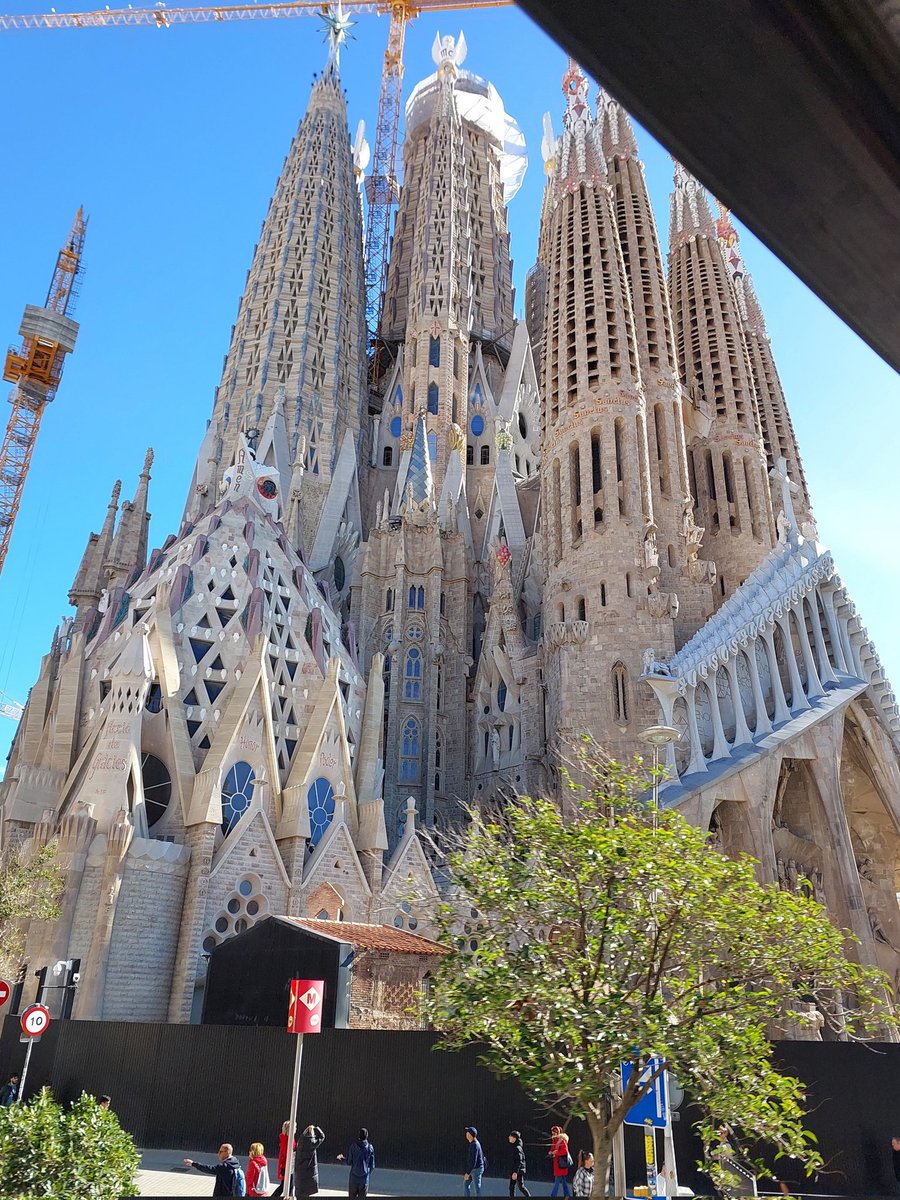 Solange Albinati: Sagrada Família - Obra Arquitetônica Impressionant... solangealbinati.blogspot.com/2024/03/sagrad…