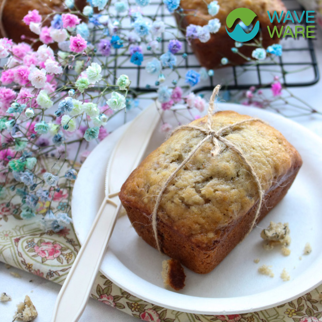 It's National Coffee Cake Day! We think a slice of your favorite flavor tastes better when served on Wave Ware compostable tableware...let us help you #maketheswitch and celebrate. 📸: krazykitchenmom #renewable #sustainable #compostable #waveware #plates #cutlery