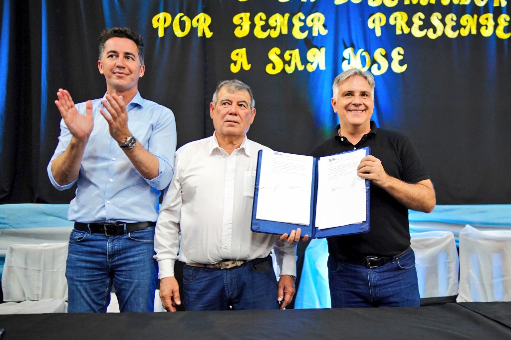 Los aportes provinciales serán utilizados para realizar perforaciones que ayuden a resolver el viejo problema de la escasez de #AguaPotable. No hay desarrollo si no hay agua, por eso es clave impulsar estas #obras para las familias y los emprendimientos productivos de la zona.