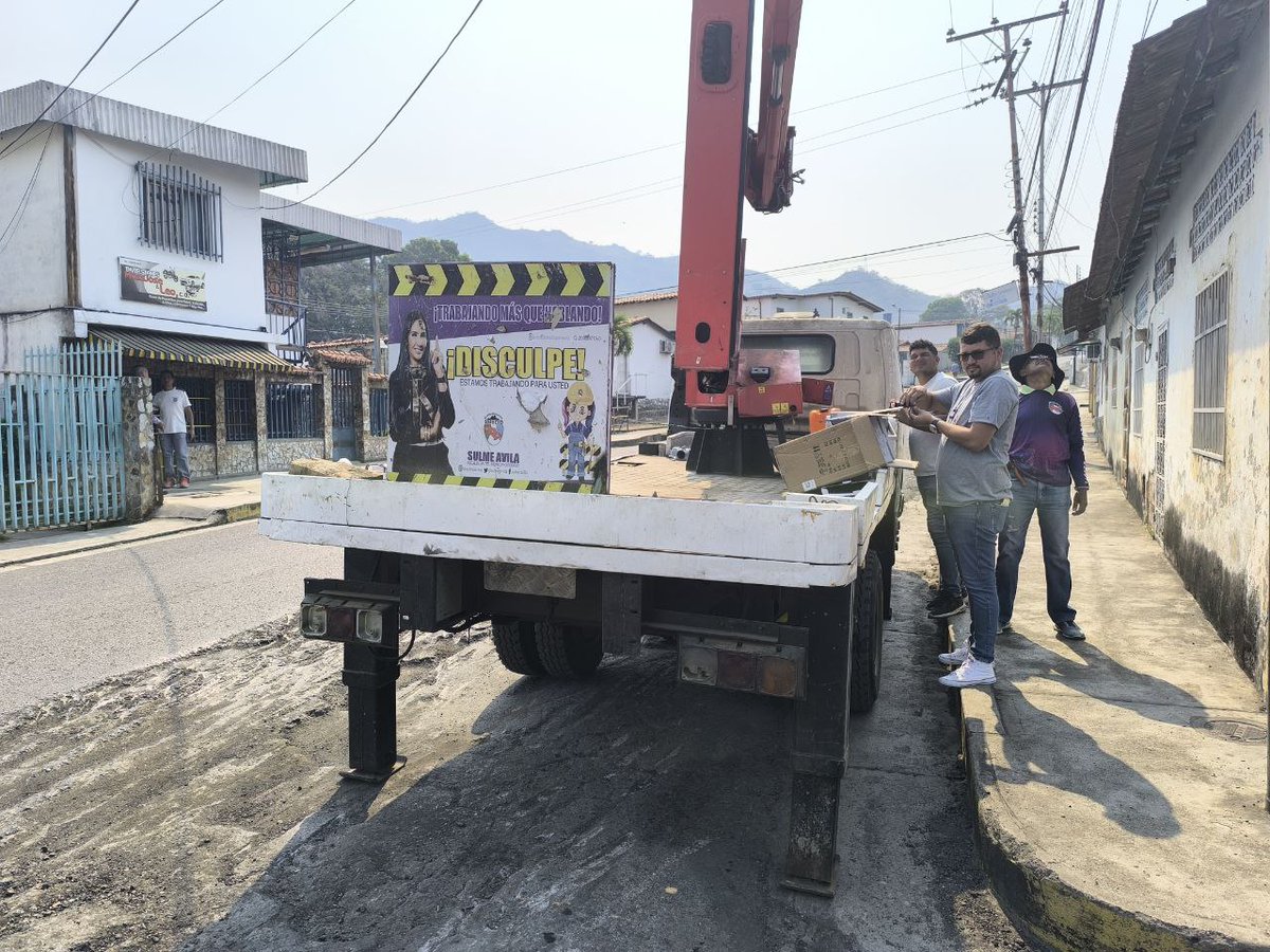 #01Abril Ya la comunidad de La Morera está dando un paso significativo hacia una mayor seguridad y desarrollo con la implementación del "Plan de Alumbrado Quinn" en la calle "La Gloria". #VamosPorMás