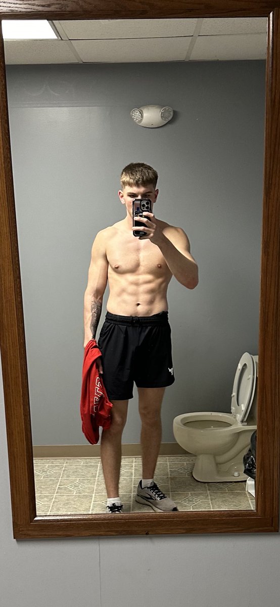 Thinking that <a href="/kalefaught13/">Kale Faught</a> has transformed his body immensely since last season…. 176➡️187lbs…. Coaches this is a 2025 who has shown what he is capable of doing on his own imagine what you could do if you picked him up