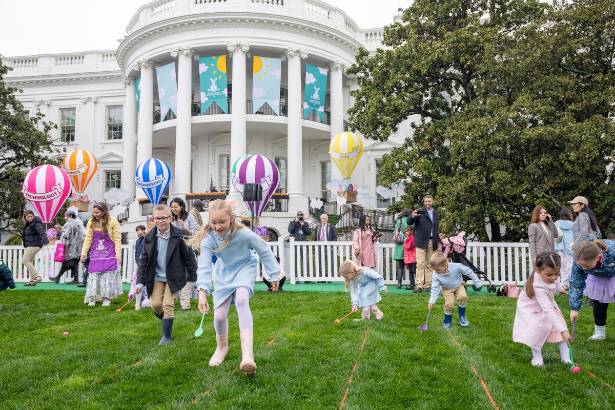 WhiteHouse46's tweet image. Take a peep into this year’s White House Easter “EGGucation” Roll! 🐇