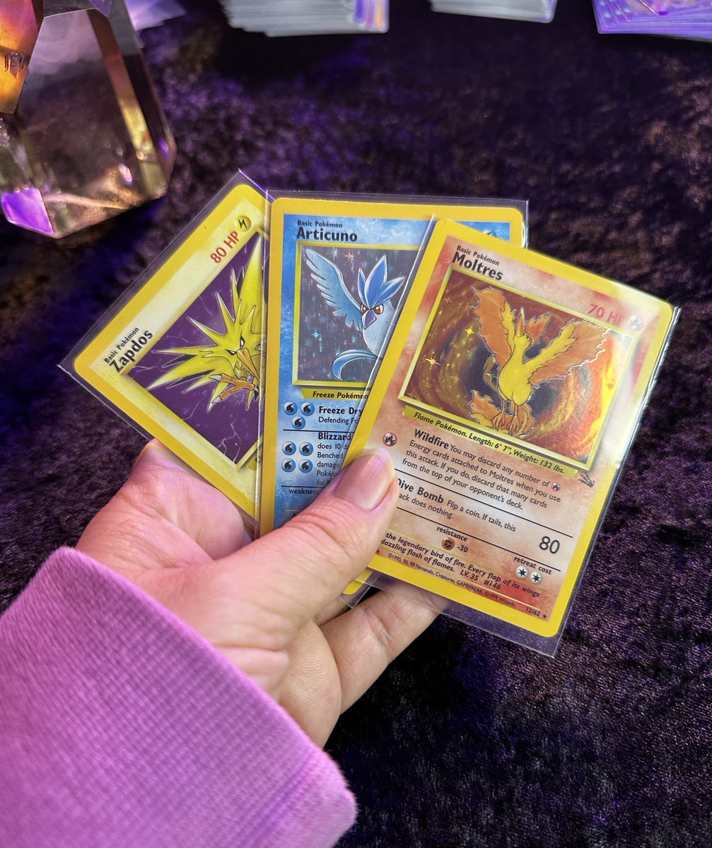 danaypie's tweet photo. Which legendary bird are you picking? 🦅 #PokemonTCG #FossilSet https://t.co/poDIzTxiqB