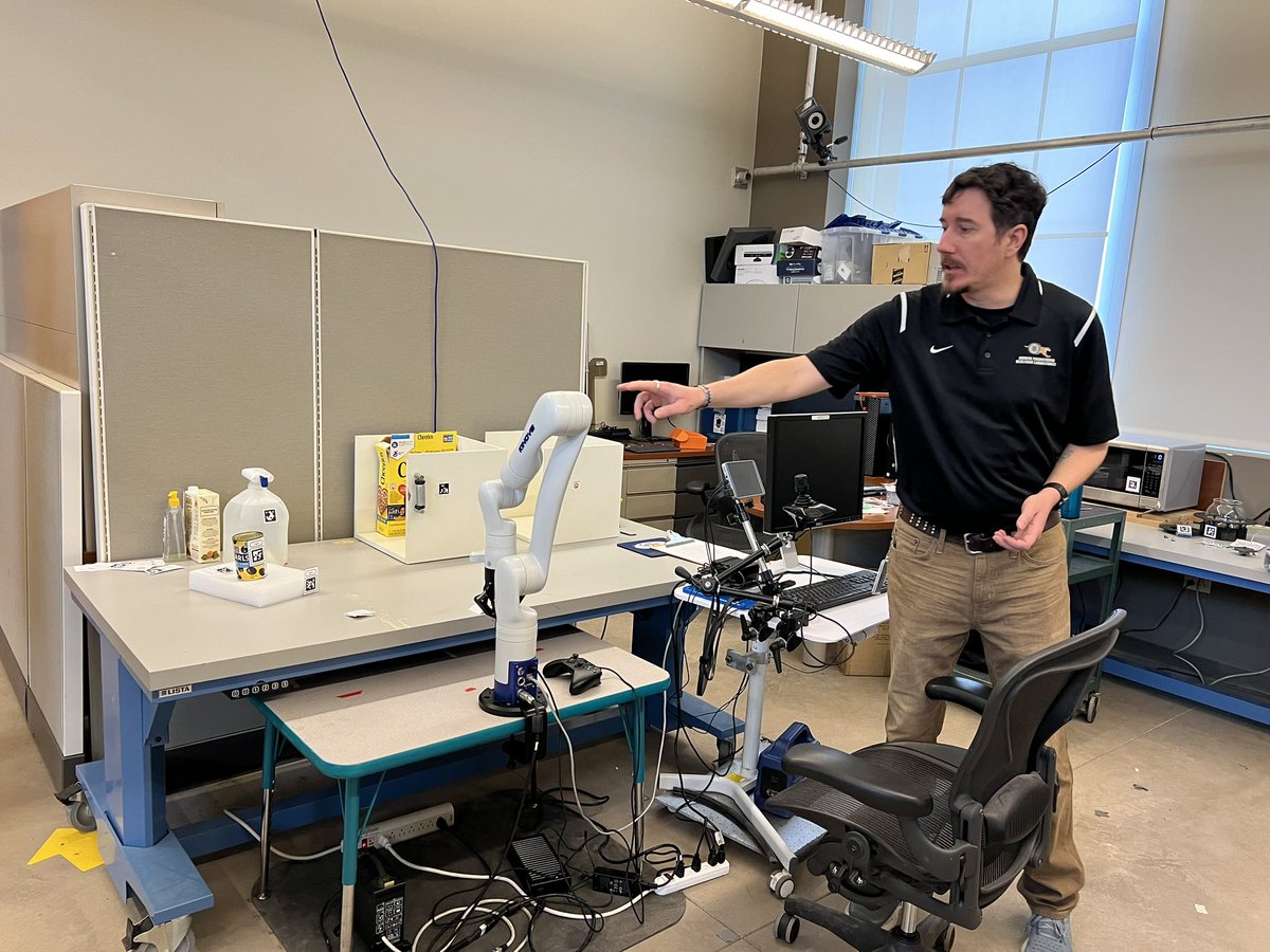 Inspired by the innovation happening at the Human Engineering Research Lab #HERL! @PittTweet #STEM isn't just core subjects - it's #Passion #Collaboration #FailingForward and #CreativeThinking through a blended intradisciplinary lens!#PghProud #HumanCenteredDesign