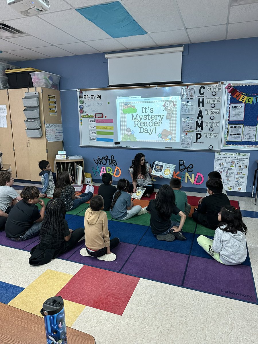What better way to start off School Year library month than to have guest readers in our @RodriguezESISD classrooms! @MatsRead @SeguinISD @BittingsNE @maegen_guerra #seguinreads
