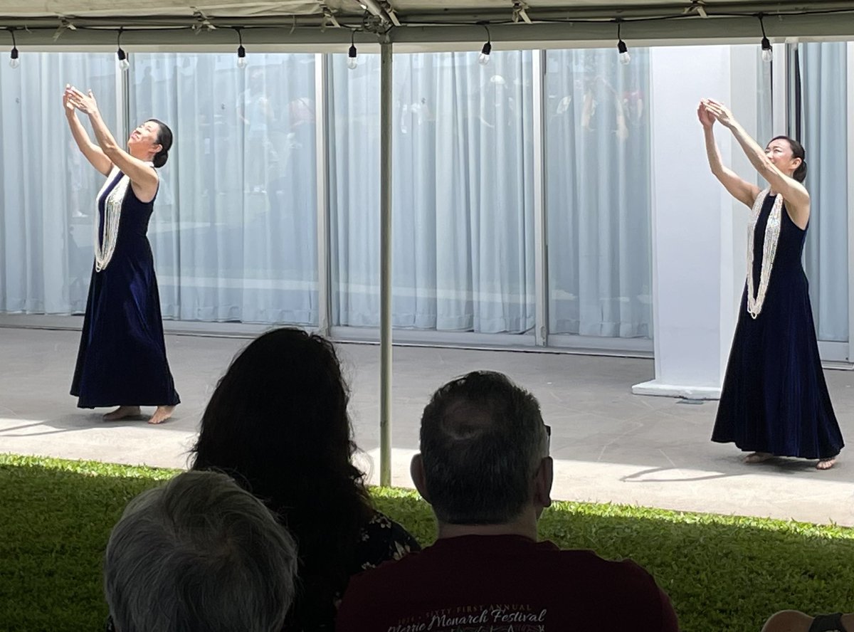 SylvieDahl's tweet photo. #MerrieMonarchWeek Ben Kaili and free hula show at Naniloa #MerrieMonarch #Hilo #Hawaii #Hula #BeMerrie https://t.co/tdlk5zWklJ