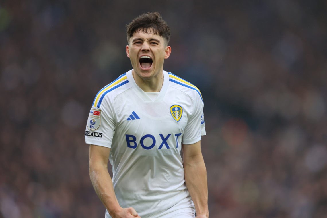 Dan James take a bow what a player what a season he’s having my player of the season 13 goals 7 assists absolutely amazing. Outstanding all season 💛💙 And what a goal that tonight class finish so happy for him #lufc.