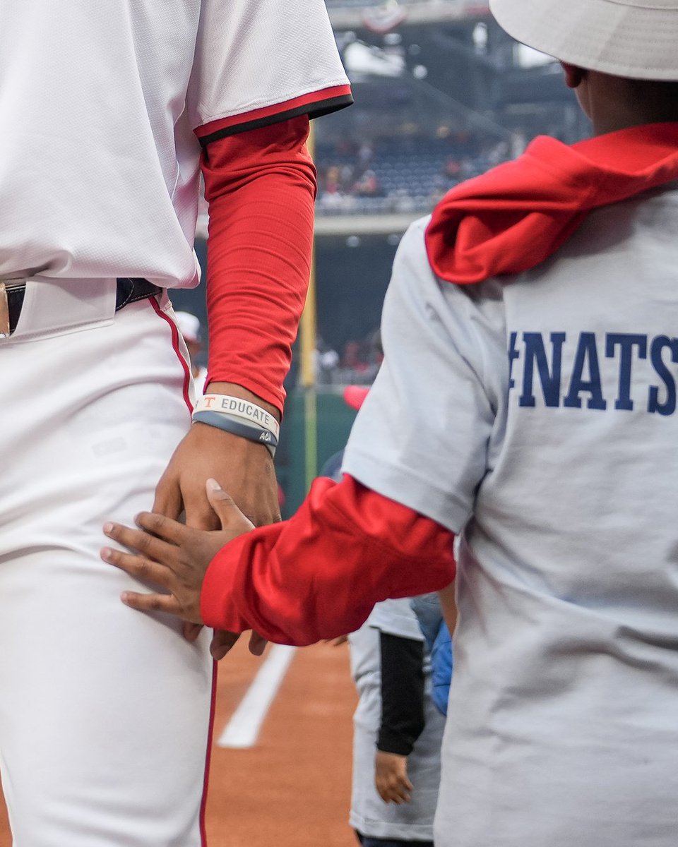 what if we held hands on the field at nats park during opening ceremonies 👉👈