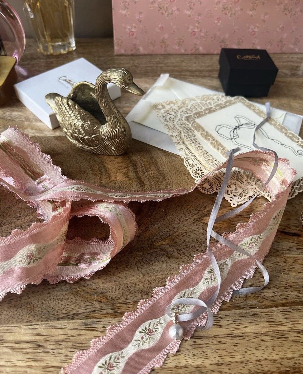 eutorin's tweet image. ㅤㅤㅤ
⠀ ⠀            ⠀⠀⠀        ༺♡༻ ㅤ 
ㅤㅤ