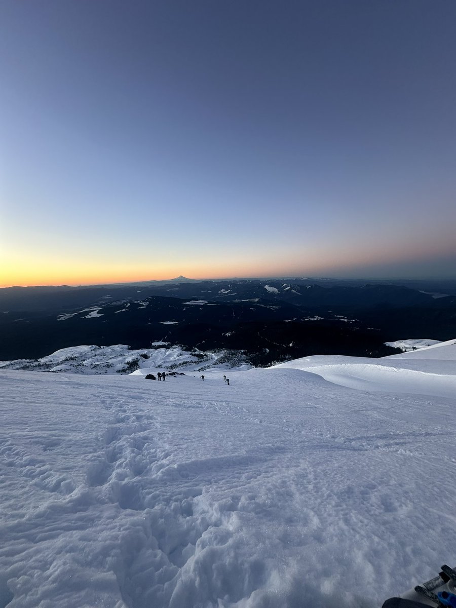 Plan_it_P's tweet photo. Mountains views are pretty cool. https://t.co/VWQg3WyFdZ
