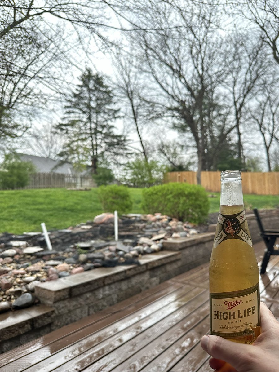NKCChief's tweet photo. Got the yard fertilized before 2 days of rain. Celebrating. #thisis40 #decksit https://t.co/EW8CGmYHik