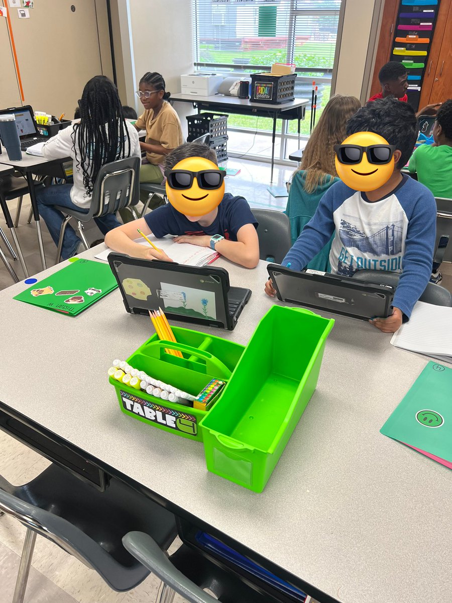 Lauren Russell tweet media