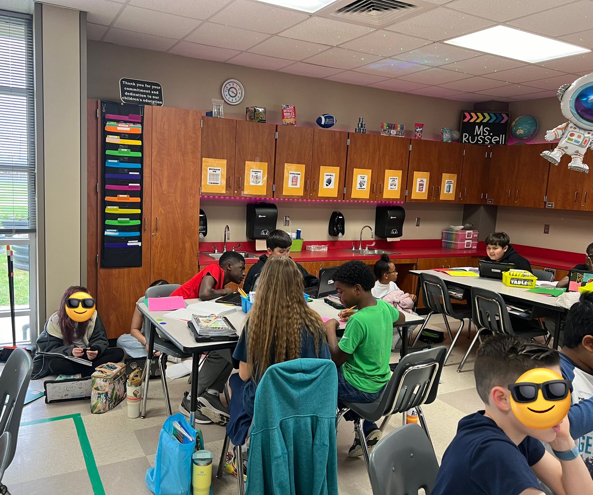 Lauren Russell tweet media