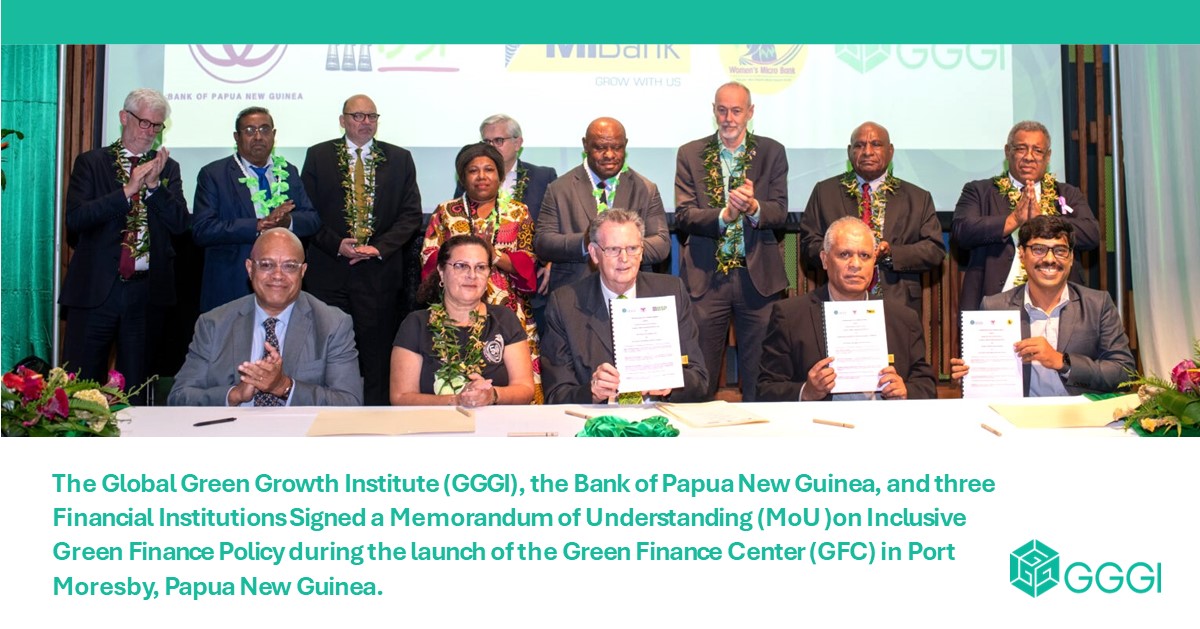 🌿✍️🇵🇬 Exciting news! @GGGI, in collaboration with <a href="/BankofPNG/">Bank of Papua New Guinea</a> and three esteemed financial institutions - BSP, MiBank, and Mama Bank - has signed an MoU during the launch of The Green Finance Centre in PNG. 

Read more: gggi.org/gggi-bank-of-p…