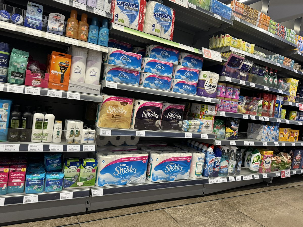 Anyone every tried buying sanitary products from a late night petrol station hatch? Fucking wild experience - Felt like I was a Crystal Maze contestant trying to give help to a team mate has never heard of the word “crystal”.

Last three pictures on my photo reel: