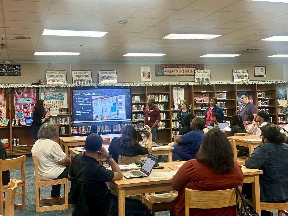 Our amazing teachers presenting their takeaways from the LAN Learning Walk to their colleagues! #bettertogether #everybodygrows #teachwithLAN #teachwithLAFO #leadwithLAN #leadwithLAFO @LANschools @LAForestOak