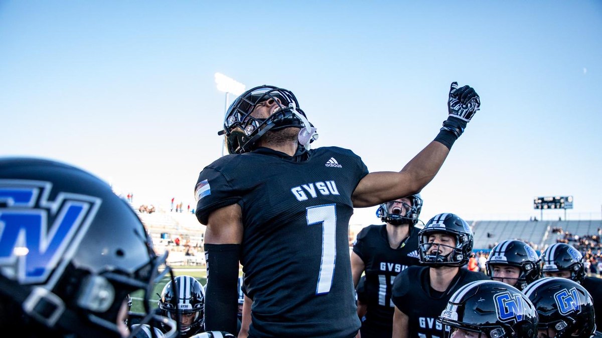 Excited to be at Grand Valley State for Junior Day this Saturday 4/6! Can’t wait to learn more about the program and school. @gvsufootball @CoachRumz58 @GVSU_FBRecruits @CoachWooster @CoachPostmaGV @CoachLouisGVSU @CoachZeekGVSU @CoachShort_ @SalineFootball @Ecrume_52…