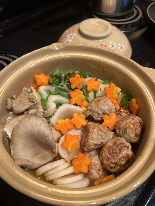 So ready to eat 🍲🩷👩🏻&zwj;🍳 but I have to let it simmer more. https://t.co/BW6Hol4KPp