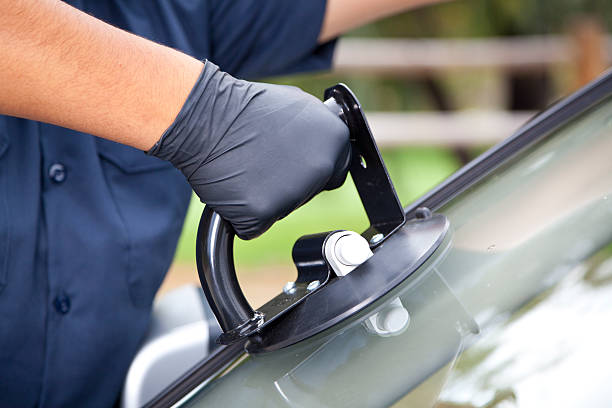CompleteAutoG's tweet image. Need to fix your car's windshield but can't afford to take time off work? We got you covered! Complete Auto Glass offers flexible scheduling to accommodate your needs. #FlexibleScheduling #AutoGlassRepair #CompleteAutoGlass