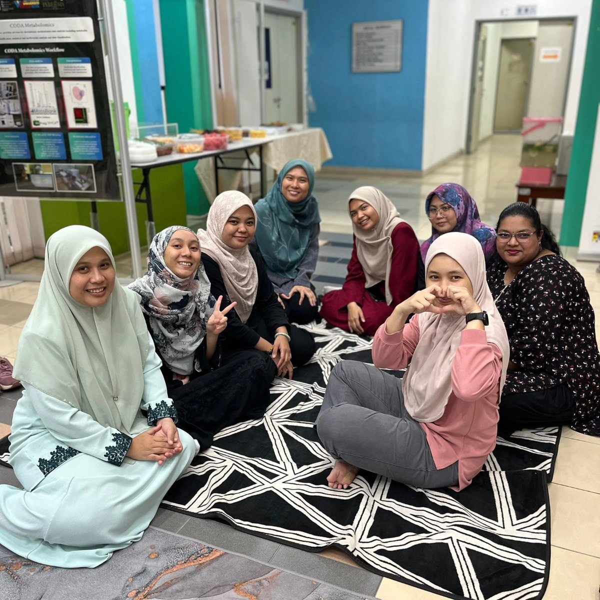 PSAI_UKM's tweet photo. Majlis Khatam Al-Quran dan Berbuka Puasa PSaI 🌙 

#ramadhan2024 #khatam https://t.co/7icX2r9V7V