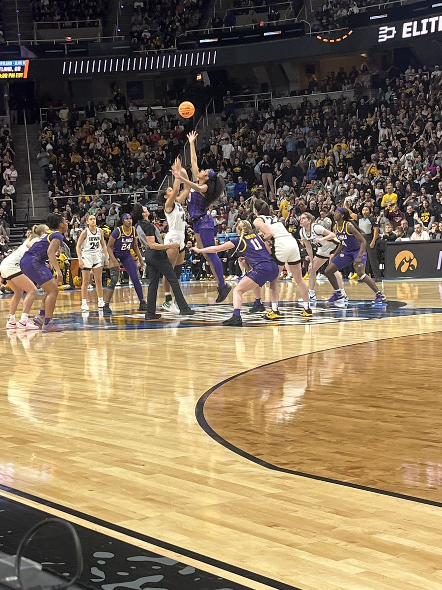 Underway in Albany, NY. Berth in Final Four on the line for @LSUwbkb and Iowa. #LSU