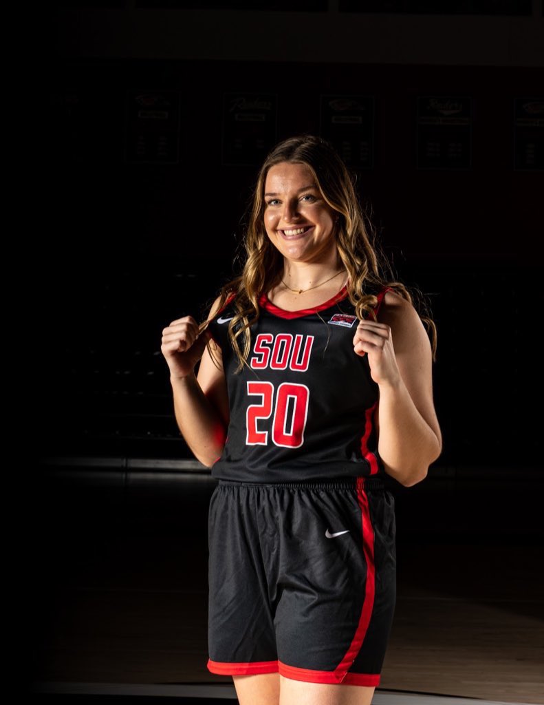 On SOU's all-time career lists, Walk finished No. 3 in points (1,656) and free-throw makes (493), No. 4 in rebounds (915) and No. 7 in blocked shots (97). She is the only player in team history to have compiled over 1,500 points, 800 rebounds and 200 assists.