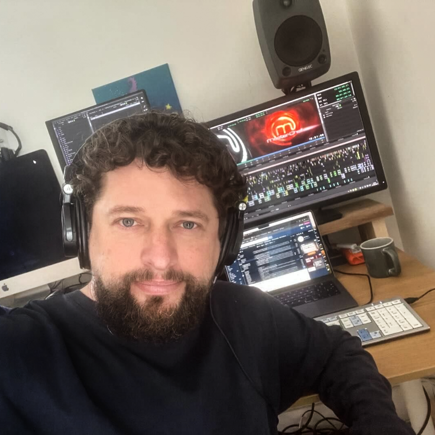 MediaComposer's tweet image. 🔒 Locking the finale for MasterChef UK Series 20
📷 instagr.am/theomaximilian…
▶️ avid.com/media-composer

#avideditor #editor #masterchefuk #avidmediacomposer #editing #postproduction #mediacomposer #avid