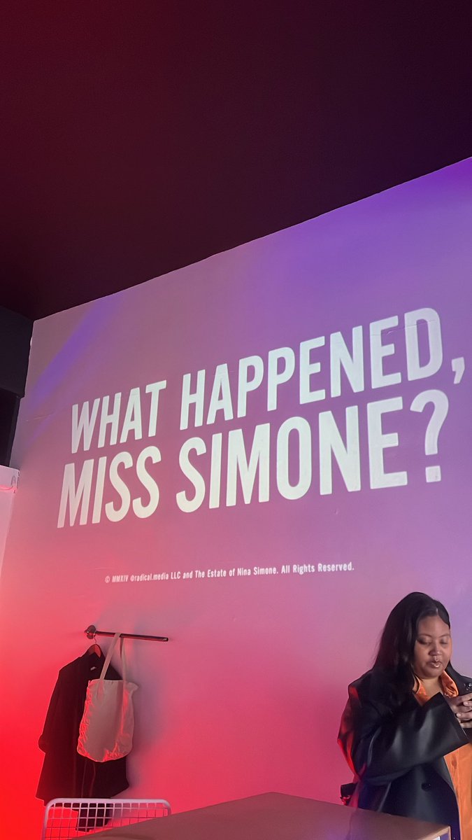 tthebrand's tweet photo. Vinyl DJ
Live Painting 
Nina Simone documentary playing in the background 

Here until 10 pm! https://t.co/eCbynG3cDP