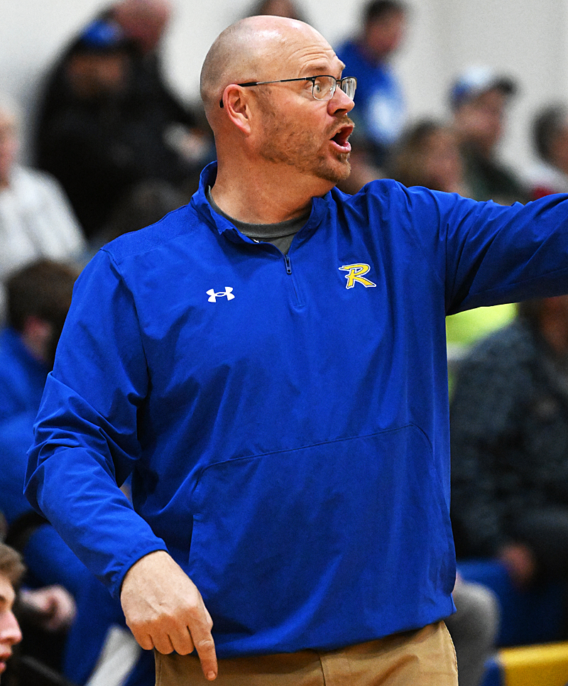 Fort Loramie's Carla Siegel, and Russia's Spencer Cordonnier, our Press Pros pick as area Coaches of The Year in girls and boys basketball. Read: pressprosmagazine.com/2024/04/01/sie…