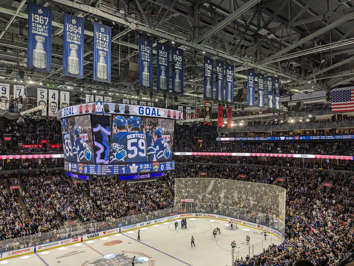 silsssss's tweet photo. Loving the Leafs https://t.co/zAxL0JtnFi