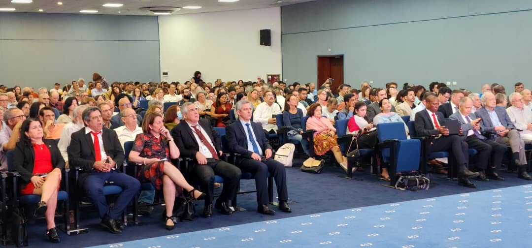 Inició el Congreso #BioHabana2024 con la participación del Viceprimer Ministro Jorge Luis Perdomo Di-Lella, el Ministro del CITMA Eduardo Martínez Díaz y el Presidente de la Academia de Ciencias de Cuba Luis Velázquez.