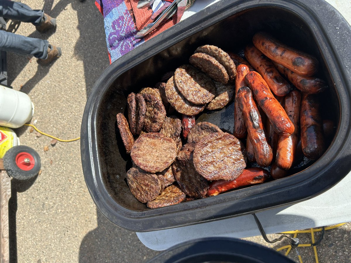 Lunch was also served for any protestors that got hungry at Alberta/Saskatchewan border protest on carbon tax in Lloydminster. Yes I did indulge. Takes me back to eating out at the campfire. 10/10