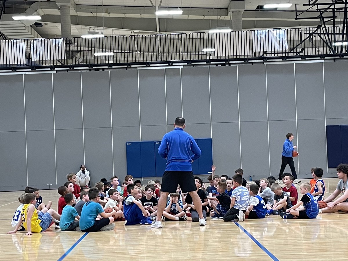 First session of spring clinics with ⁦@MNHS_Basketball⁩ in the books! 55 2nd-4th graders at The Stable #Rollstangs #FUNdamentals 🐎🐎