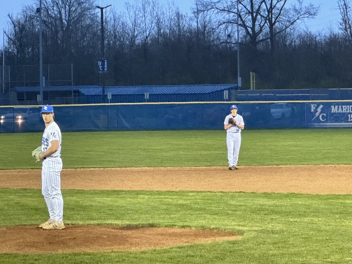 Varsity Baseball ⚾️ 

Final

Flashes Win!

Flashes-2
Mt Vernon-1

#WeAreFlashes⚡️