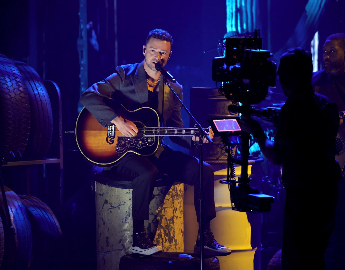 Justin Timberlake kicks off the @iHeartRadio Music Awards! #iHeartAwards2024