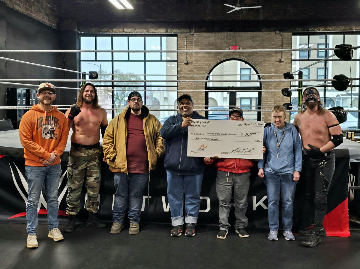 With the help of @BlackandBrave & @LoPiezPizzaQC, we were able to raise & donate $700 to Arc of the Quad Cities - an organization that focuses on empowering people with disabilities to believe in their own unique abilities! We can't wait to see you all at EPIC on 4/27! #WWERaw