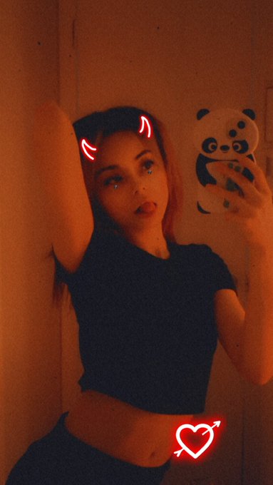 Still selling on my OF 😁☺️ https://t.co/JYd5eD5Why