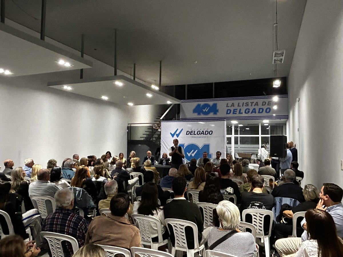 Gran plenario de @AireFresco_404 - la lista de @AlvaroDelgadoUy - junto a @MartinLemaUy, dirigentes y la incorporación de nuevos compañeros. ¡Hay Equipo! #UruguayParaAdelante