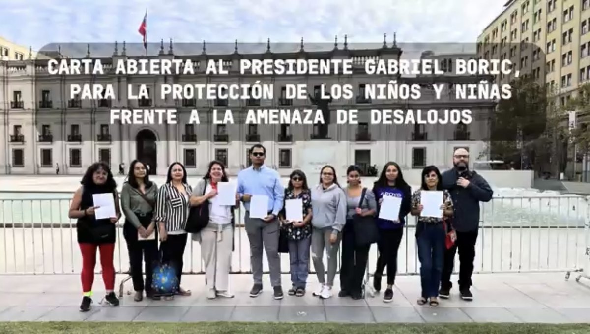 Defensores/as de derechos humanos, así como representantes de organizaciones migrantes y promigrantes, hicimos entrega de una carta abierta dirigida al presidente <a href="/GabrielBoric/">Gabriel Boric Font</a>, por la protección de los niños y niñas frente a la amenaza de desalojos 👉 youtu.be/Bpi7c3kikgg?si…