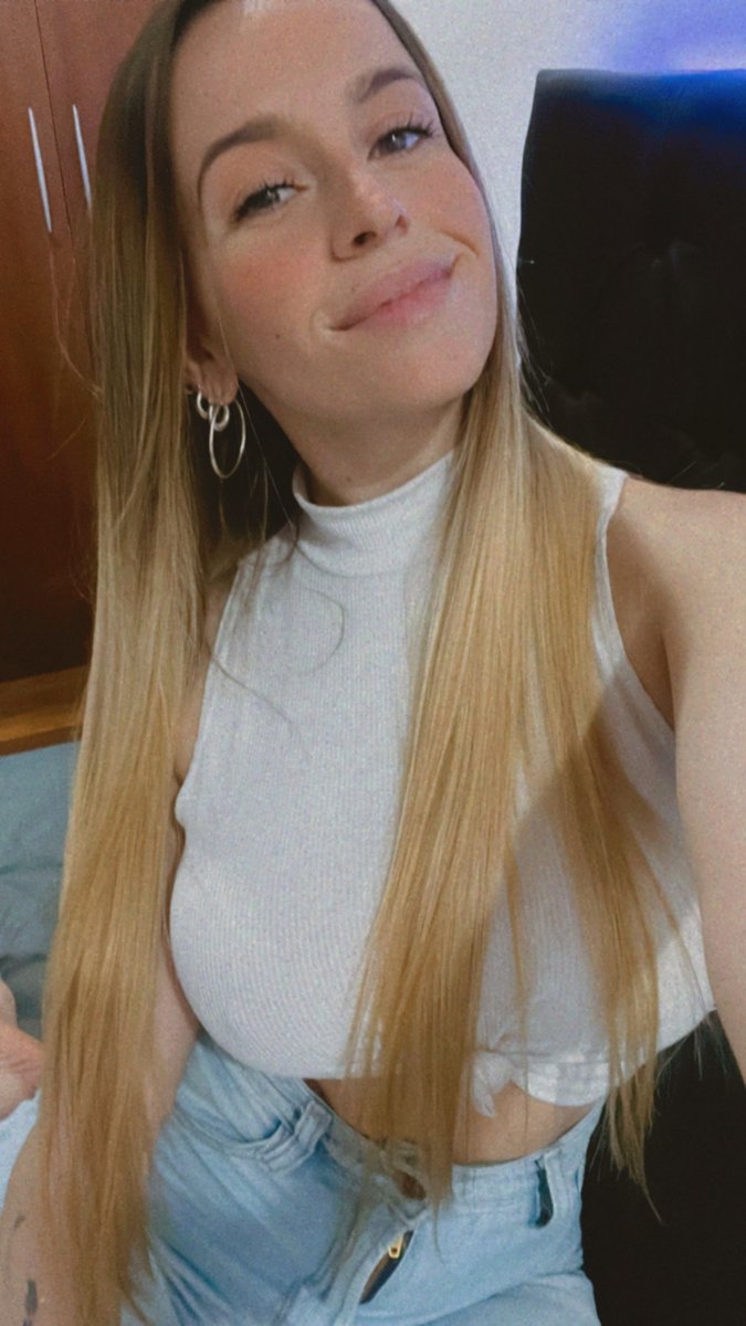 Ro_famef's tweet photo. My followers need their daily cummies sesh!!! Please help? https://t.co/qqkVw4tY7O