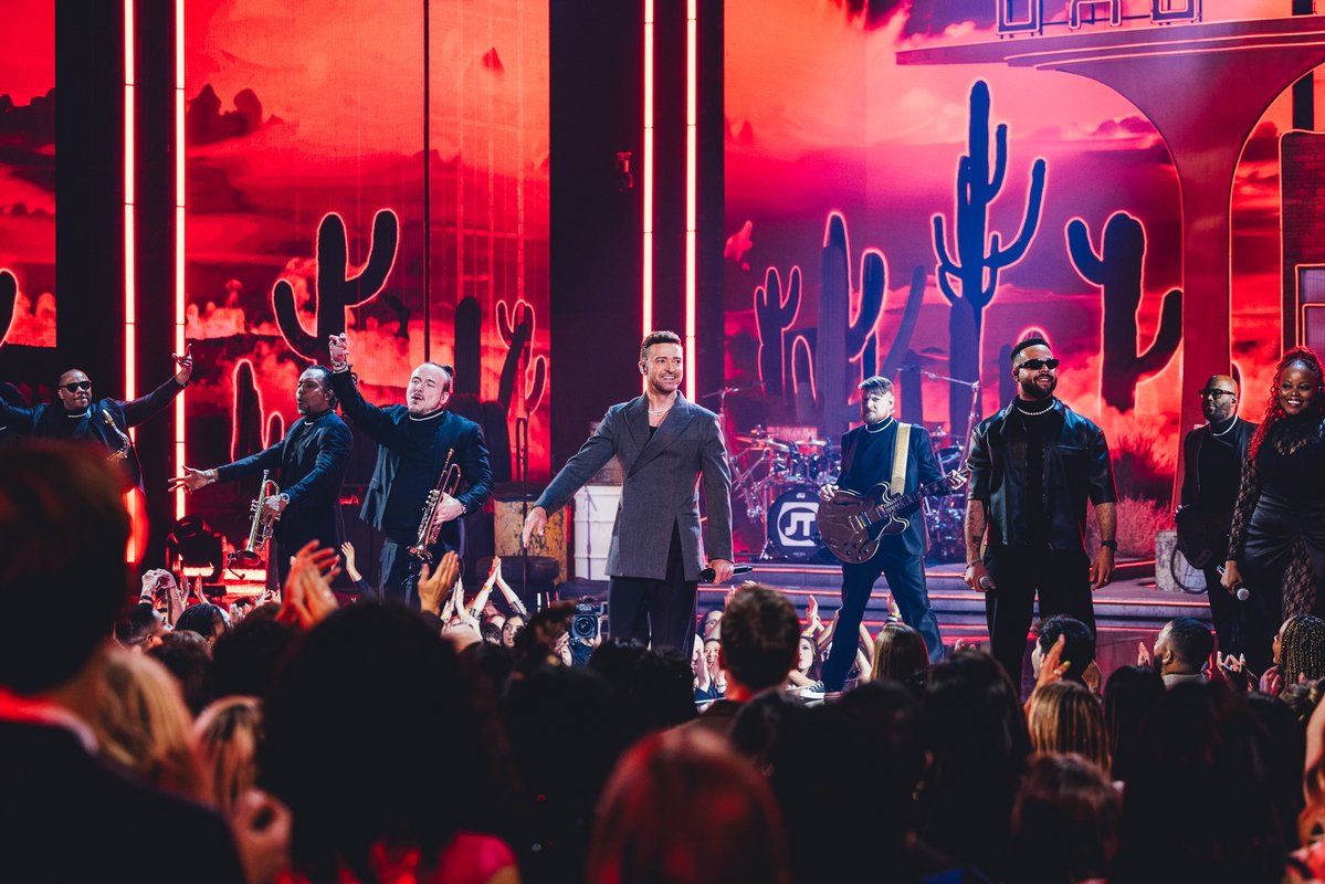 iHeartRadio's tweet image. No thoughts, just @jtimberlake's #iHeartAwards2024 performance 😮💨🔥
📸: @thetylertwins