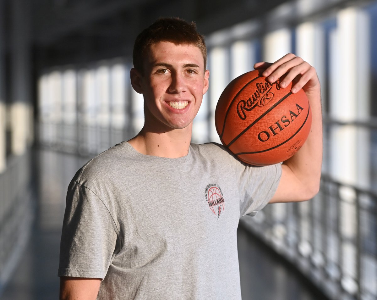 Max Dawson scored 1,849 points. But for many in Willard, he’ll be recalled as the star player who led volunteer efforts at the food pantry, military veteran events, picking up trash by a highway, and helping preschoolers with an Easter egg hunt.

My story: norwalkreflector.com/news/513442/wi…
