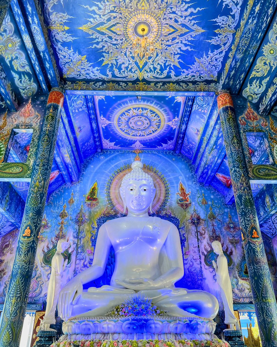 Blue Temple📍Chiang Rai, Thailand 🇹🇭 

AmazingSoutheastAsia.com #thailand #Thailand #thai #thailandtravel #travel