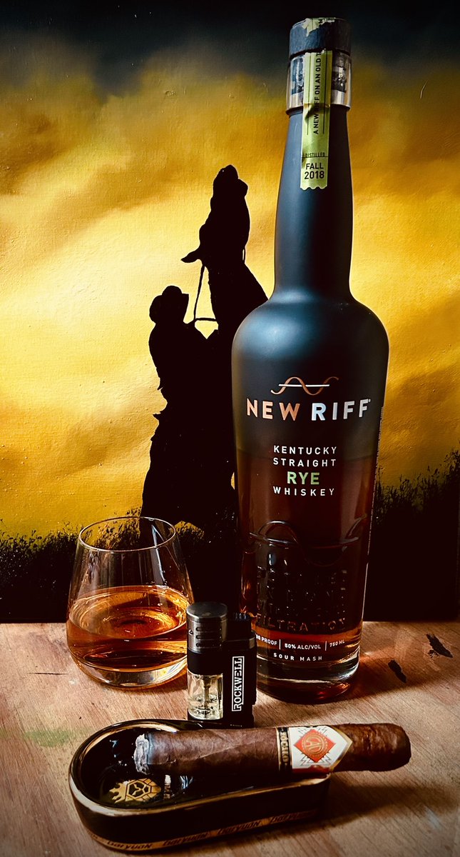 Time for a drink!! New Riff Kentucky Straight Rye Whiskey, and a CAO Zocalo. #newriff #newriffdistillery #newriffrye #cao #caocigars #caozocalo #annapolisashtalk #cigarsandwhiskey #cigarsdailynation #cigarlifestyle💨💨💨