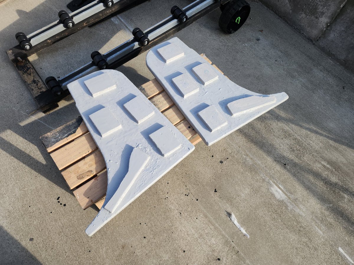 kENs_industry's tweet image. 完成！ジャストフィット♪
これにマット貼ってキャスティングレール付けて釣り座を増やしますん！
 #customboat  #centerConsole  #customdeck