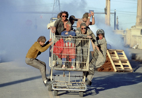 ‘This Is Not A Fiction’ highlight: JACKASS: THE MOVIE + Q&A w/ filmmaker Jeff Tremaine See Johnny Knoxville & his band of maniacs perform a variety of stunts + gross-out gags on the big screen. Playing in 35mm at the Egyptian on Sat. 4/13 at 7pm. americancinematheque.com/now-showing/ja…